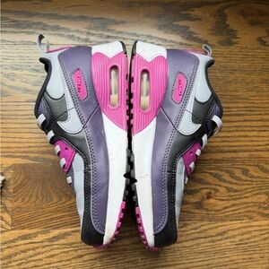 Girls Nike Air Max 90 in Black, Pink, and Purple | Size US 3Y